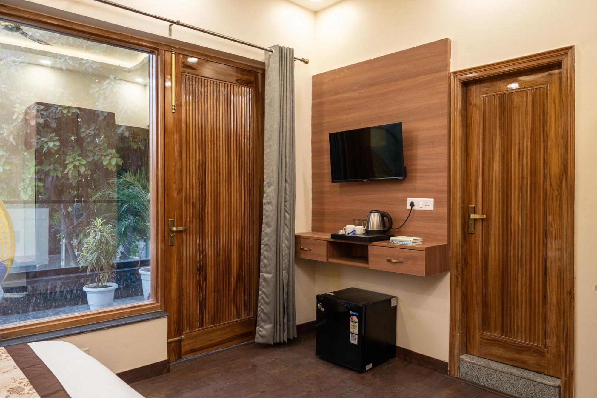 Lime Tree Hotel & One Bhk Serviced Apartment Noida - Sector 50 Metro Luaran gambar