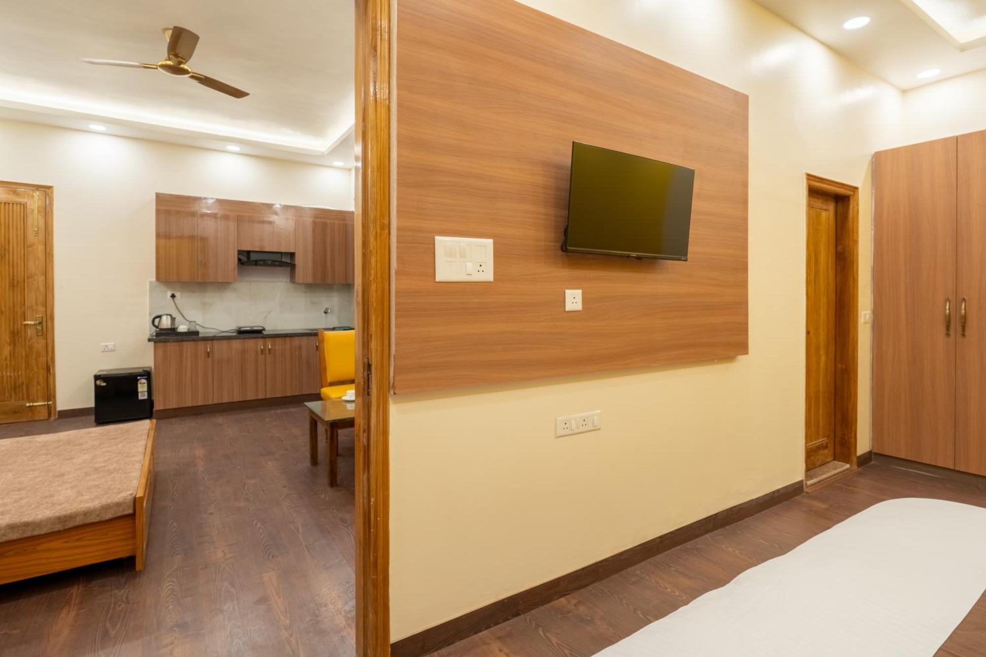 Lime Tree Hotel & One Bhk Serviced Apartment Noida - Sector 50 Metro Luaran gambar