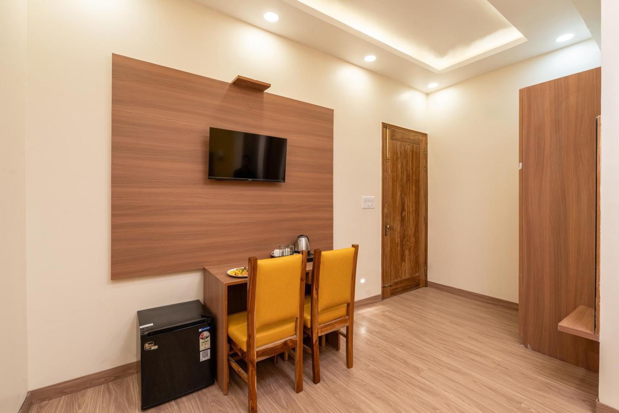 Lime Tree Hotel & One Bhk Serviced Apartment Noida - Sector 50 Metro Luaran gambar